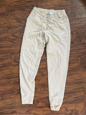 Nike Women’s Beige Elastic Waist Jogger Pants Travel Capsule Summer | Small